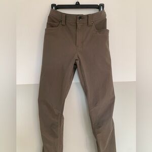 Mens Arc’teryx technical, lightweight pants size 32W 32L. Excellent condition
